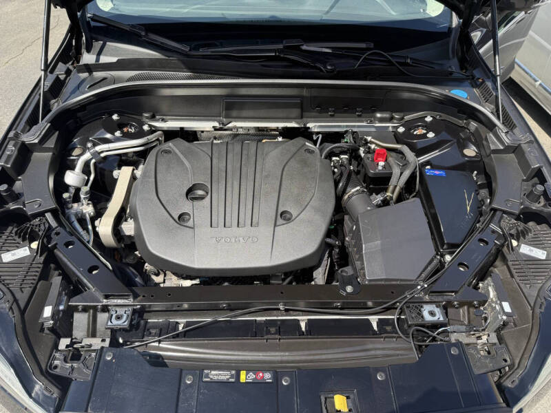 2023 Volvo XC60 B5 Core