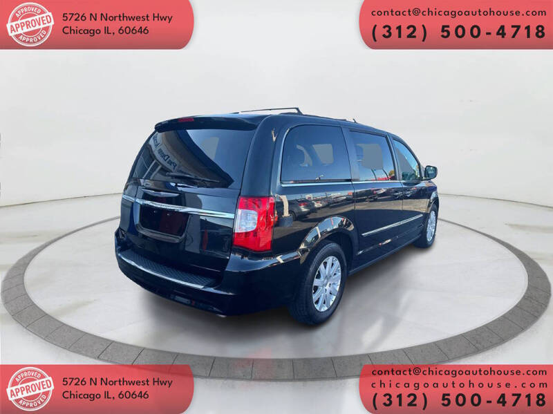 2016 Chrysler Town and Country Touring