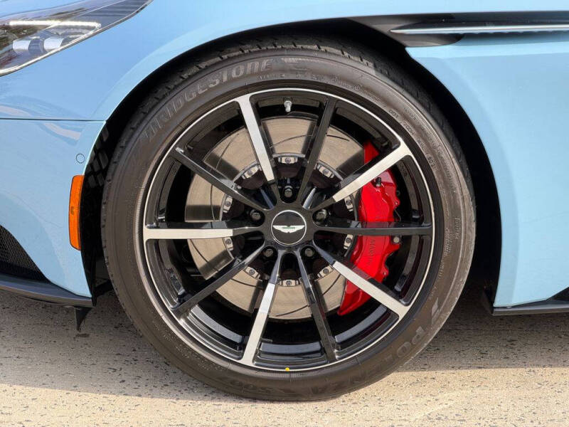 2023 Aston Martin DB11 Volante