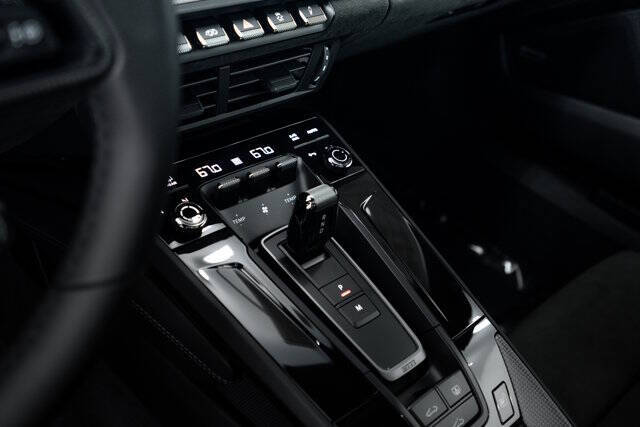 2025 Porsche 911 Carrera 4 GTS