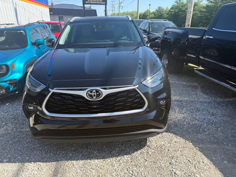 2024 Toyota RAV4 LE's photo