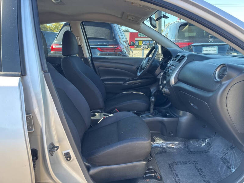 2012 Nissan Versa 1.6 SV