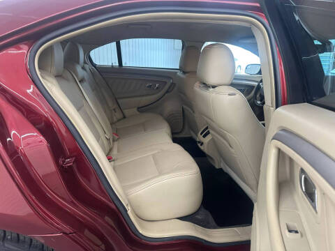 2018 Ford Taurus SEL