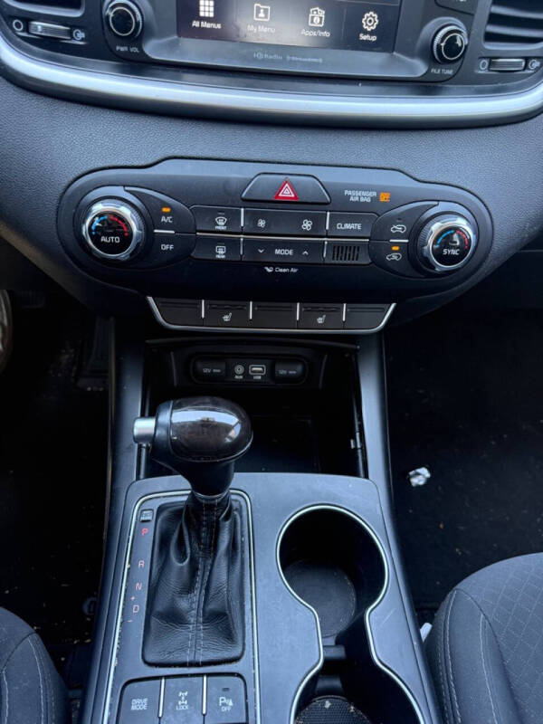 2017 Kia Sorento LX