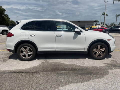 2014 Porsche Cayenne Platinum