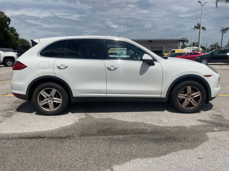 2014 Porsche Cayenne Platinum