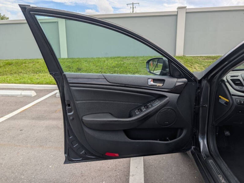 2014 Kia Cadenza Premium