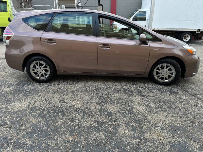 2015 Toyota Prius v Three