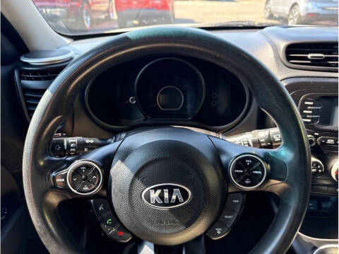 2016 Kia Soul +