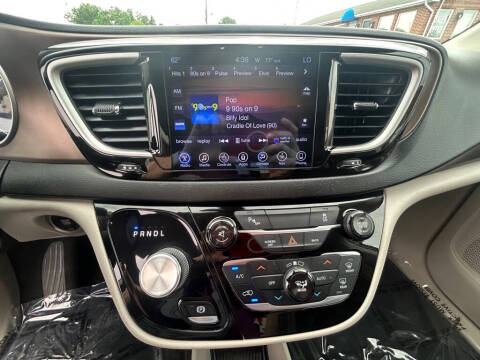 2017 Chrysler Pacifica Touring Plus