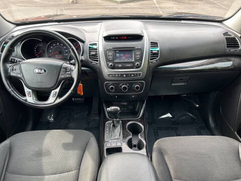 2015 Kia Sorento LX