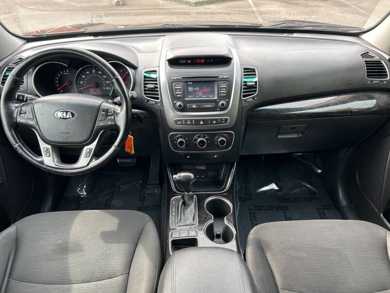 2015 Kia Sorento LX