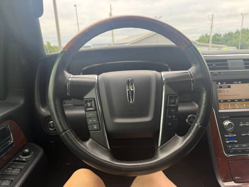 2016 Lincoln Navigator Select