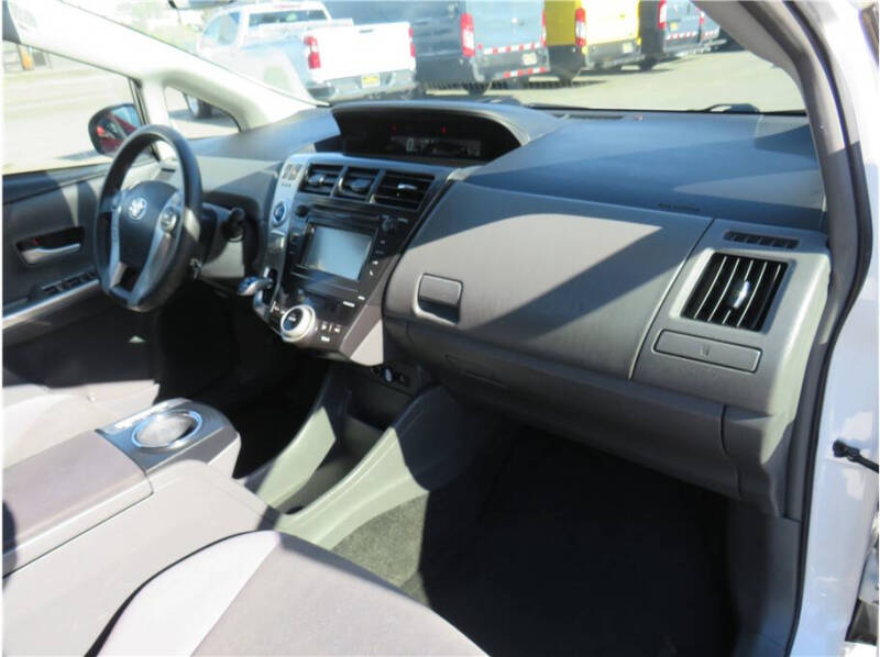 2014 Toyota Prius v