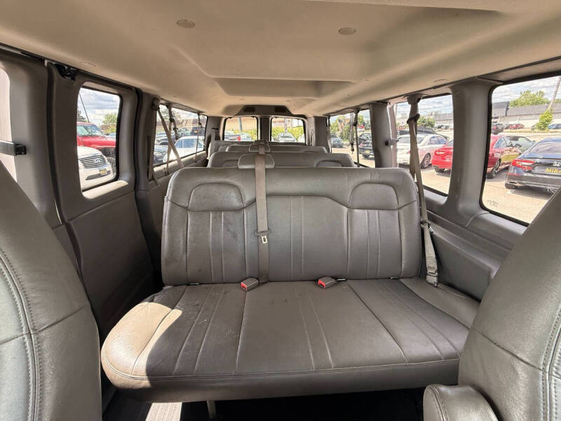 2017 GMC Savana LS 3500