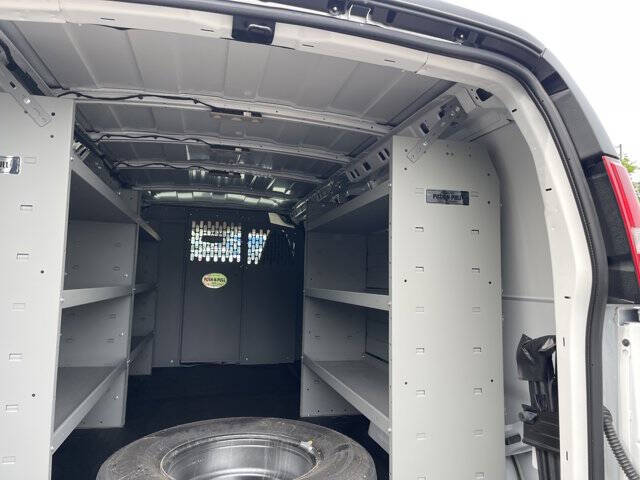 2025 Chevrolet Express 3500