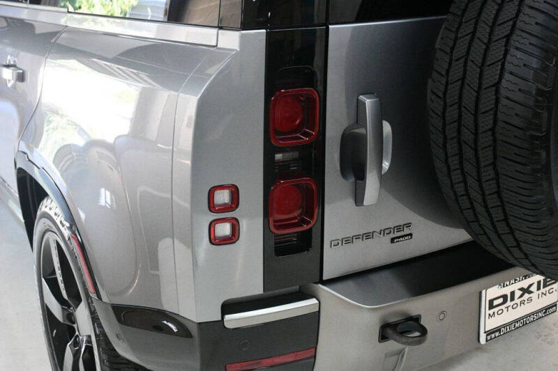 2023 Land Rover Defender 110 X-Dynamic SE