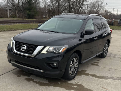 2017 Nissan Pathfinder for sale at Mr. Auto in Hamilton OH