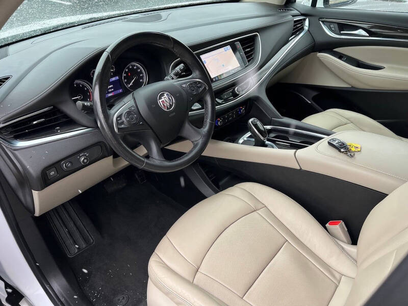 2021 Buick Enclave Essence