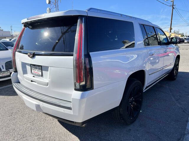 2018 Cadillac Escalade ESV Premium Luxury