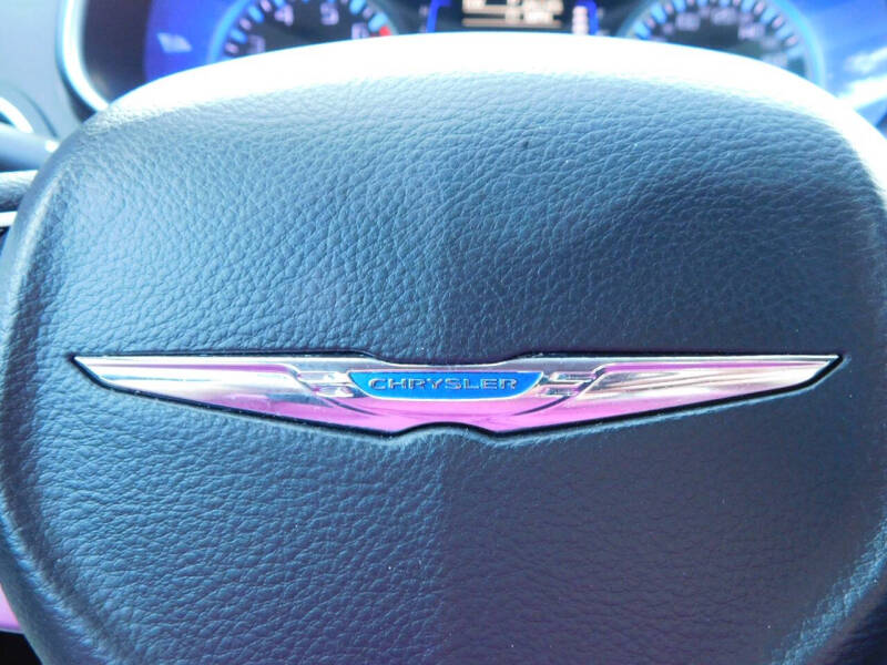 2015 Chrysler 200 LX