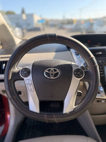 2012 Toyota Prius v Three