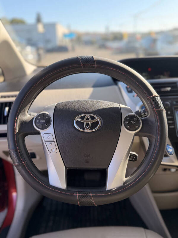 2012 Toyota Prius v Three