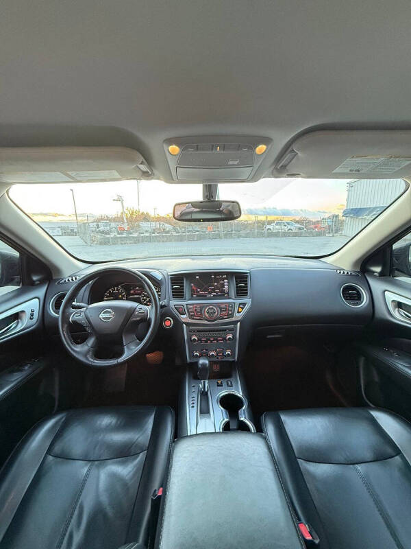 2018 Nissan Pathfinder SL