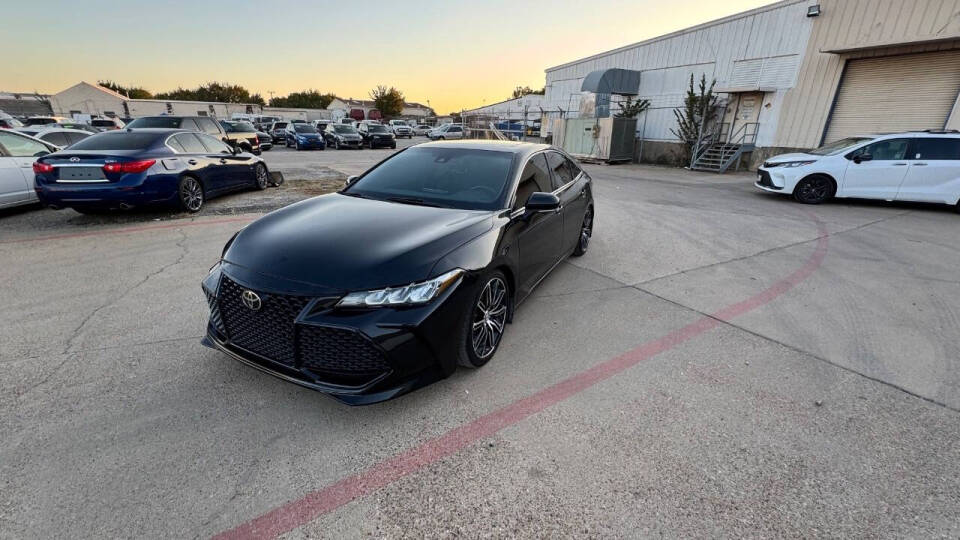 2020 Toyota Avalon XSE's photo