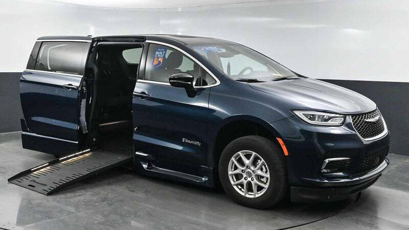 2024 Chrysler Pacifica Touring