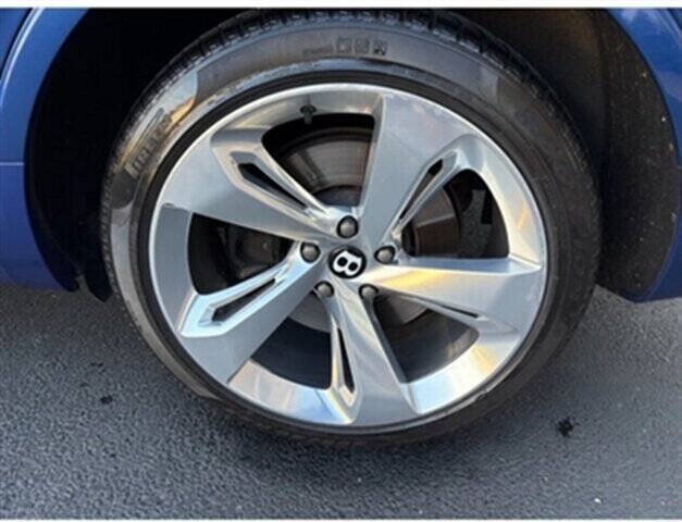 2018 Bentley Bentayga 17