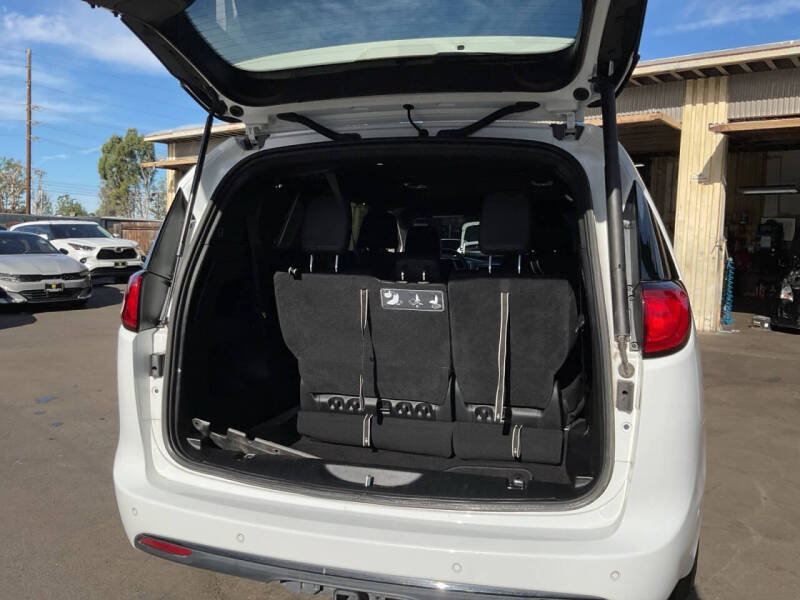 2020 Chrysler Pacifica Launch Edition