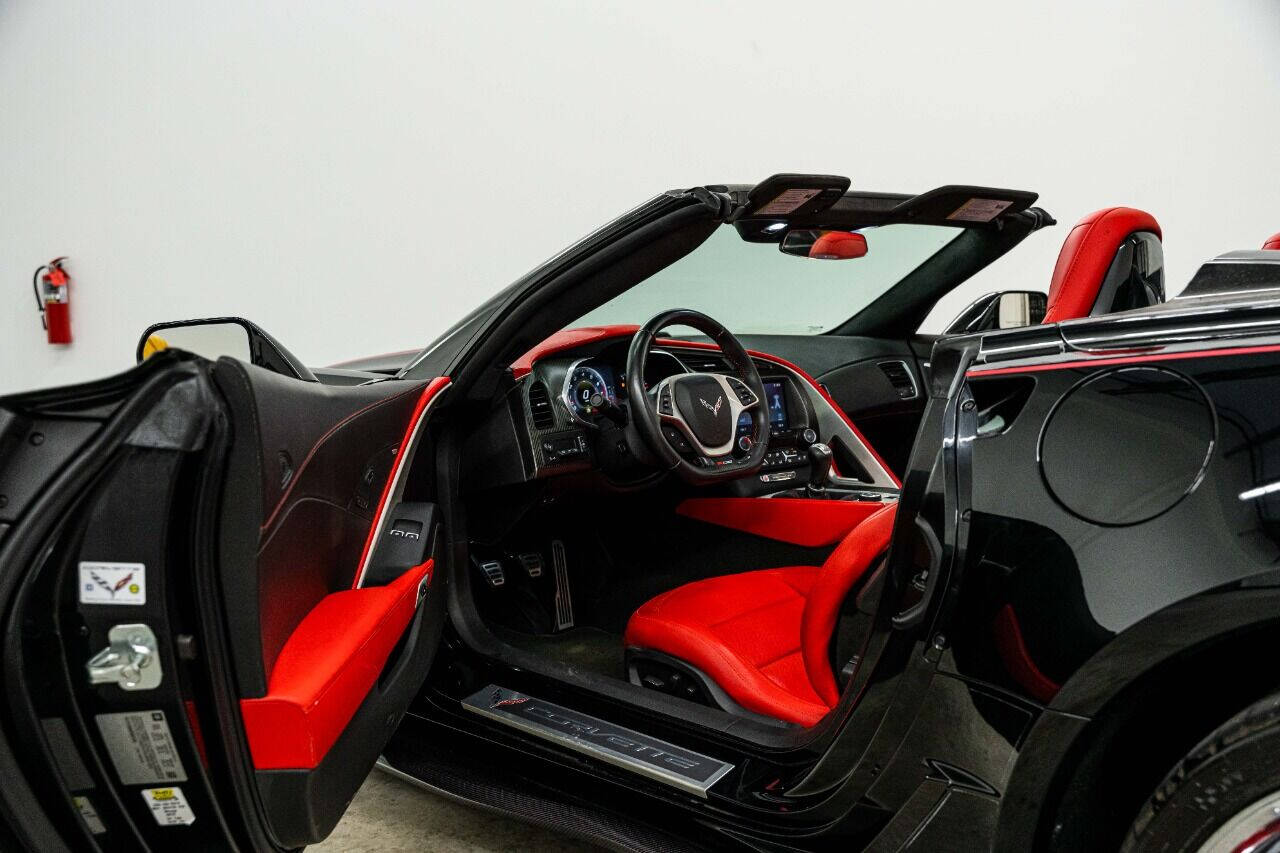2015 CHEVROLET Corvette Convertible - $56,999