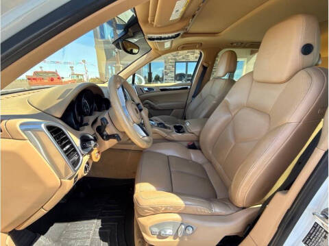 2017 Porsche Cayenne Platinum Edition