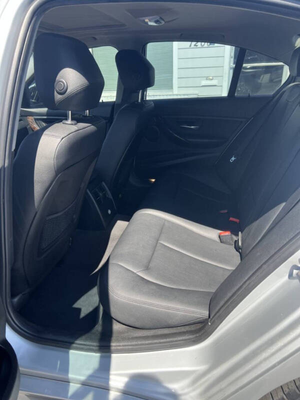 2017 BMW 3 Series 320i