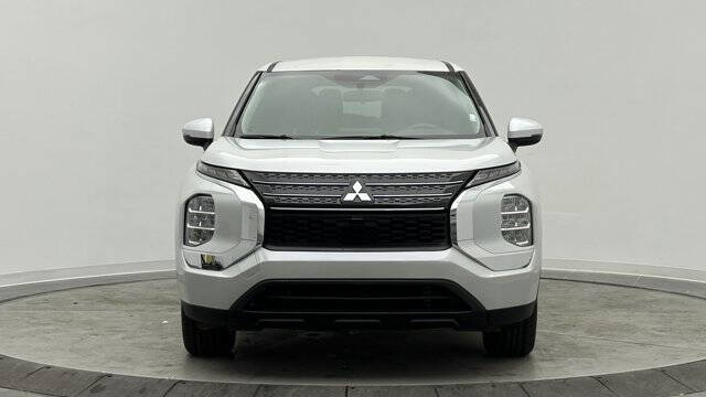 2023 Mitsubishi Outlander ES