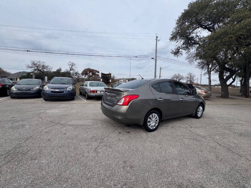 2013 Nissan Versa 1.6 SV
