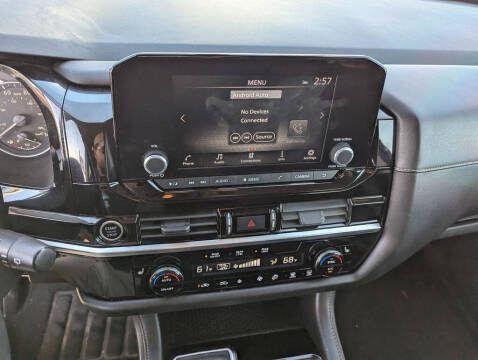 2023 Nissan Pathfinder SV