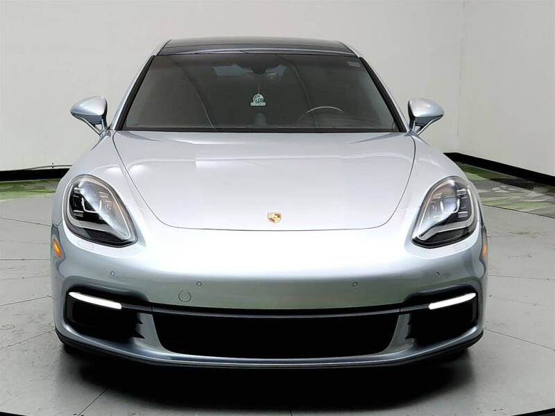 2018 Porsche Panamera 4