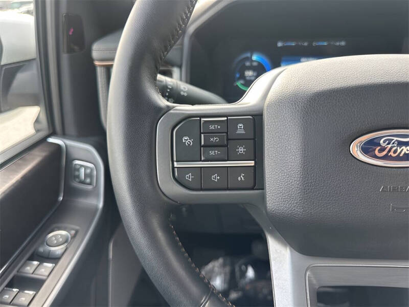 2022 Ford F-150 Lightning Lariat