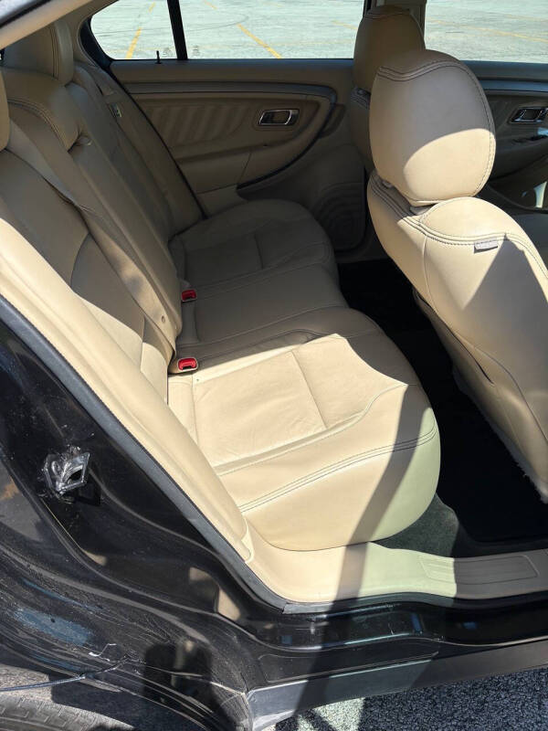 2015 Ford Taurus SEL