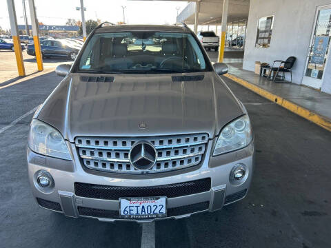 2008 Mercedes-Benz M-Class for sale at Auto Outlet Sac LLC in Sacramento CA