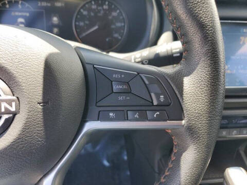 2022 Nissan Kicks SR