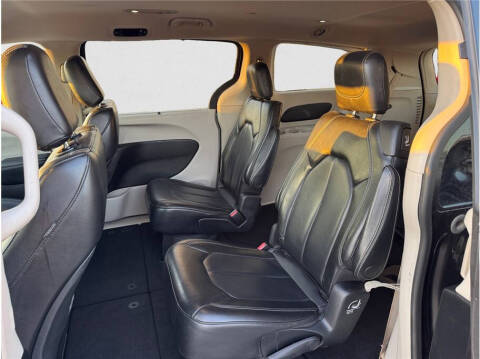 2020 Chrysler Voyager LXi