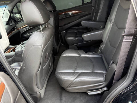 2017 Cadillac Escalade Luxury