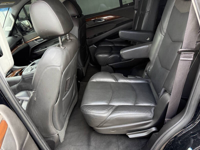 2017 Cadillac Escalade Luxury