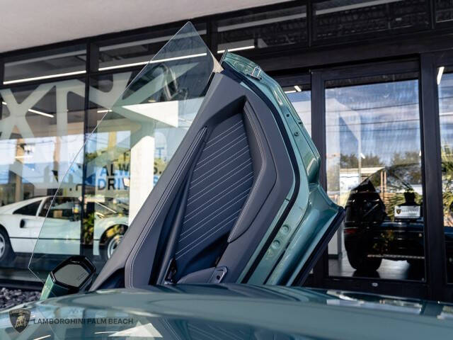 2026 Lamborghini Revuelto