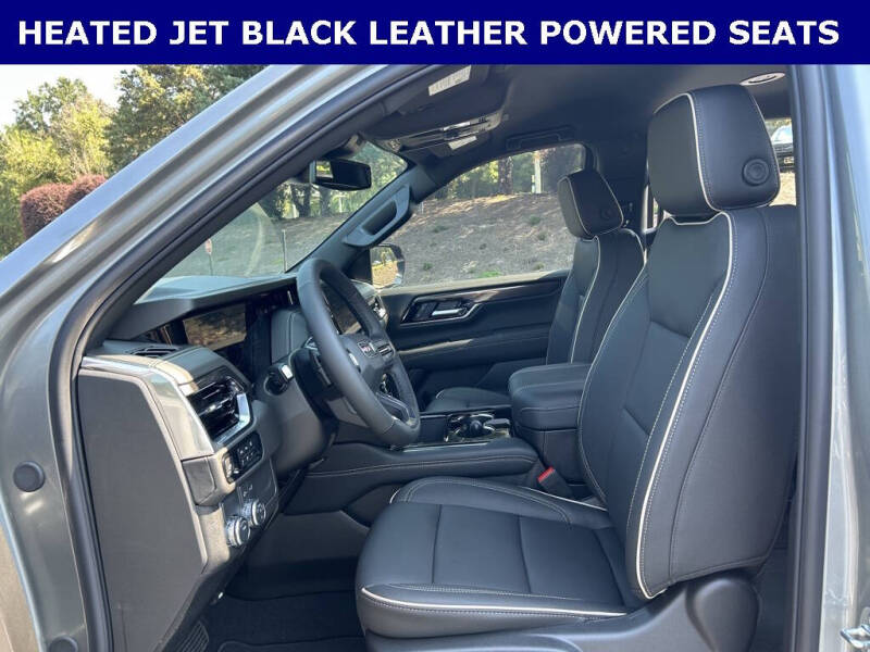 2025 GMC Yukon Elevation