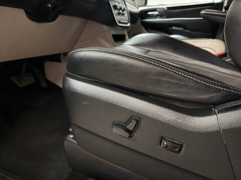 2019 Dodge Grand Caravan SXT 35th Anniversary Edition