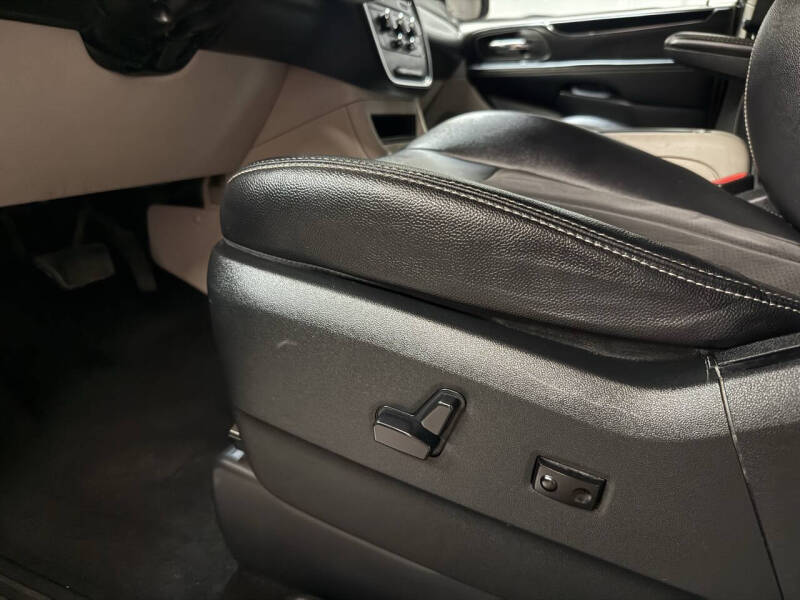 2019 Dodge Grand Caravan SXT 35th Anniversary Edition